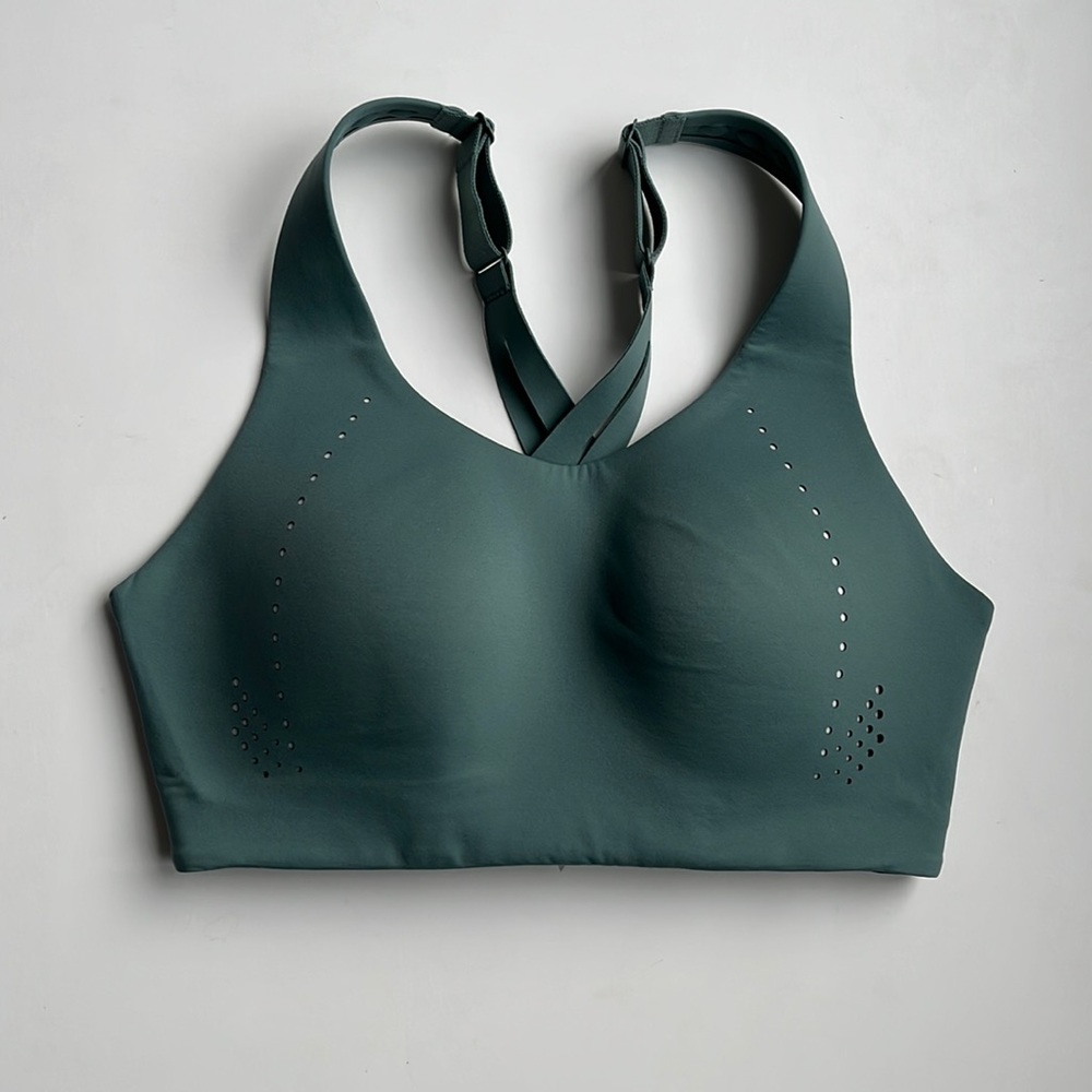Lululemon - AirSupport Bra - High Support (like NEW - excellent conditio…